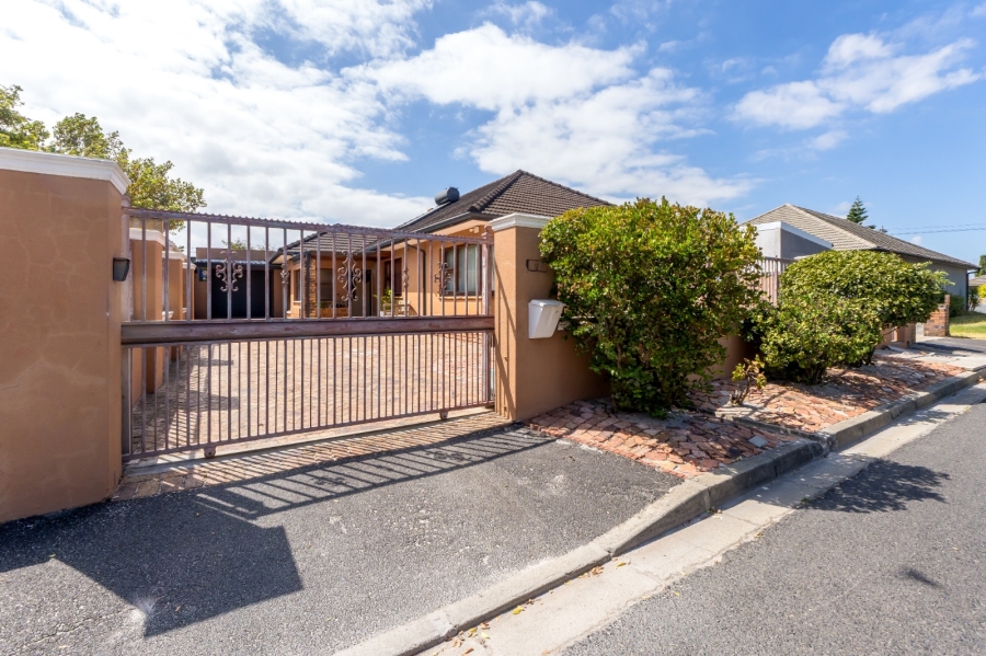 To Let 3 Bedroom Property for Rent in Rondebosch East Western Cape